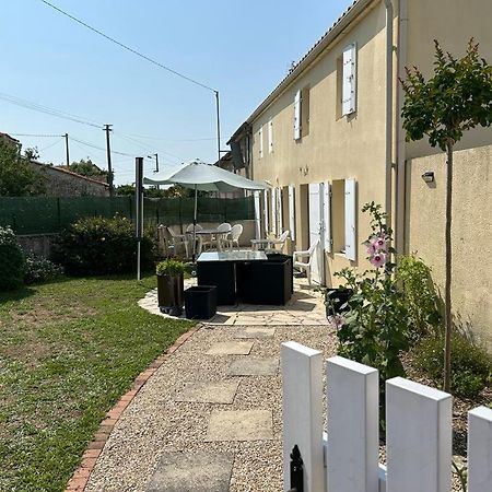 Les Tremieres Villa Le Thou Buitenkant foto