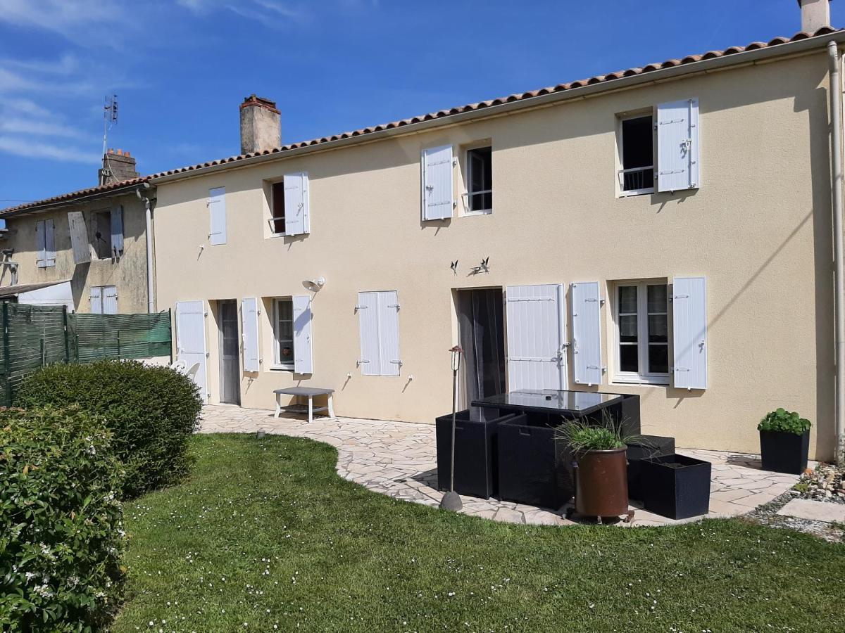 Les Tremieres Villa Le Thou Buitenkant foto